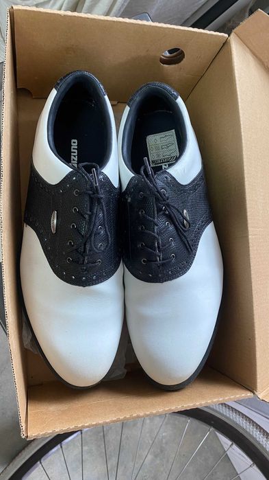 Sapatos de golfe Mizuno tamanho 44 pouco usados