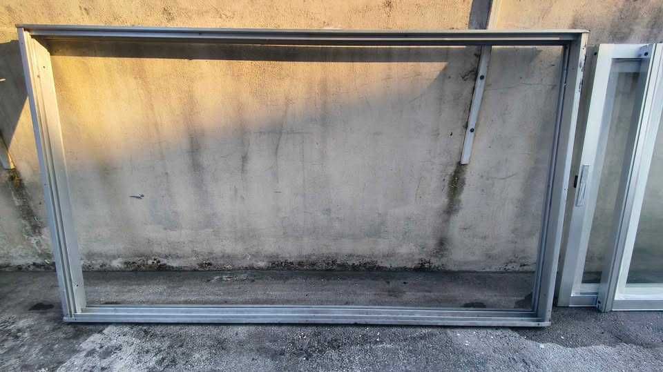 Janela alumínio de correr 1,96m x 1,10m