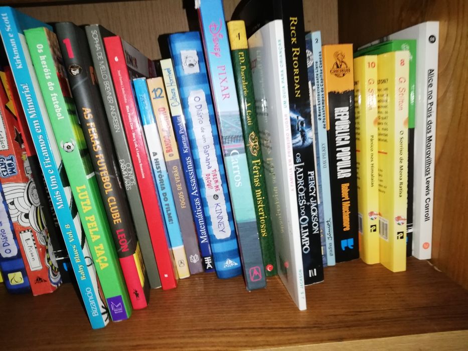 Livros de jovem variados