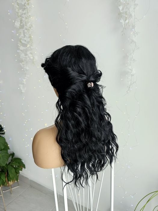 Peruka Iga premium lacefront czarna naturlany efekt fale loki