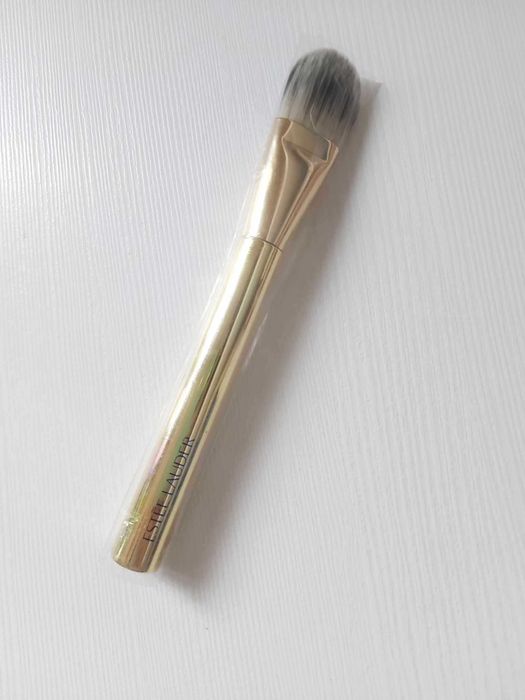 Foundation brush