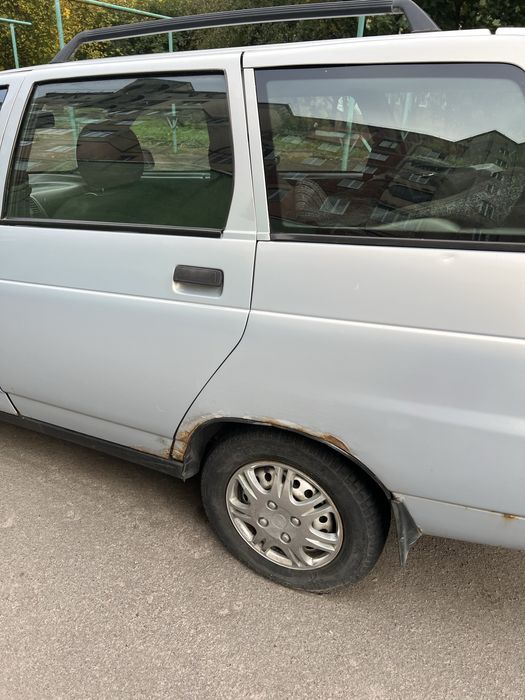 ВАЗ            21112.