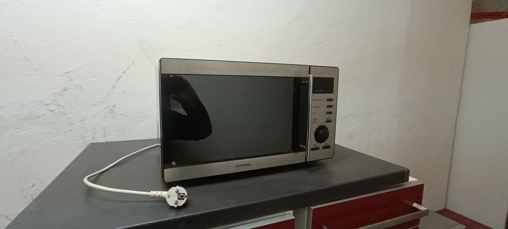 Mikrofalówka sprawna i czysta gotowa do użycia