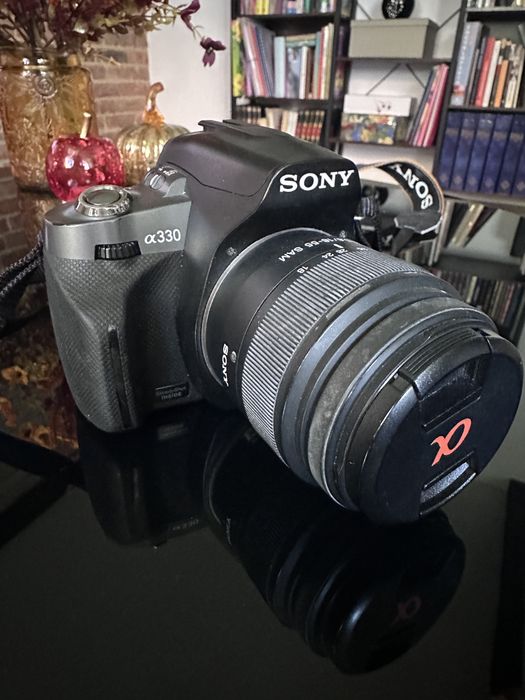 Lustrzanka Sony a330 z obiektywem