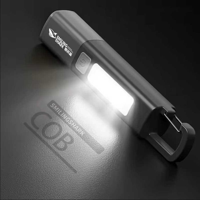 Продам новый, яркий фонарик