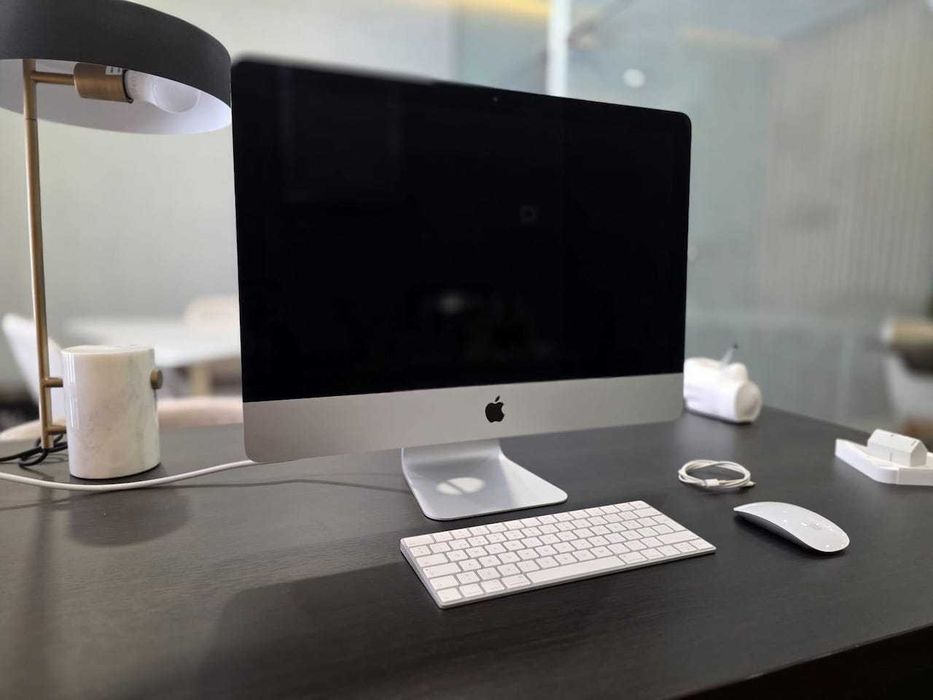 Apple iMac 21,5" Retina 4K – Excelente Estado