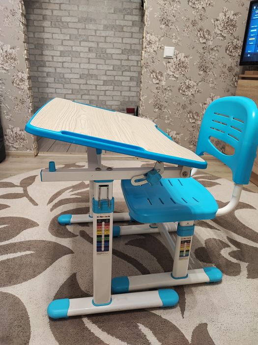 Комплект парта і стілець-трансформери fundesk Piccolino II Blue