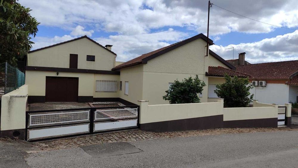 Moradia T3 em Chão de Couce, €260.000