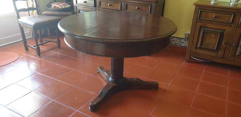 Mesa de Jantar de Madeira Castanho Velho