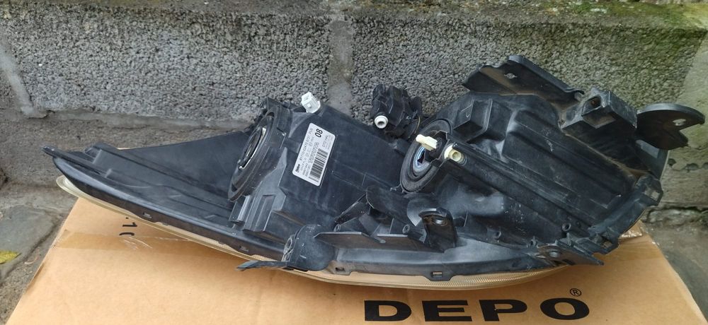 Farol da frente direito com motor para Toyota Auris 2007