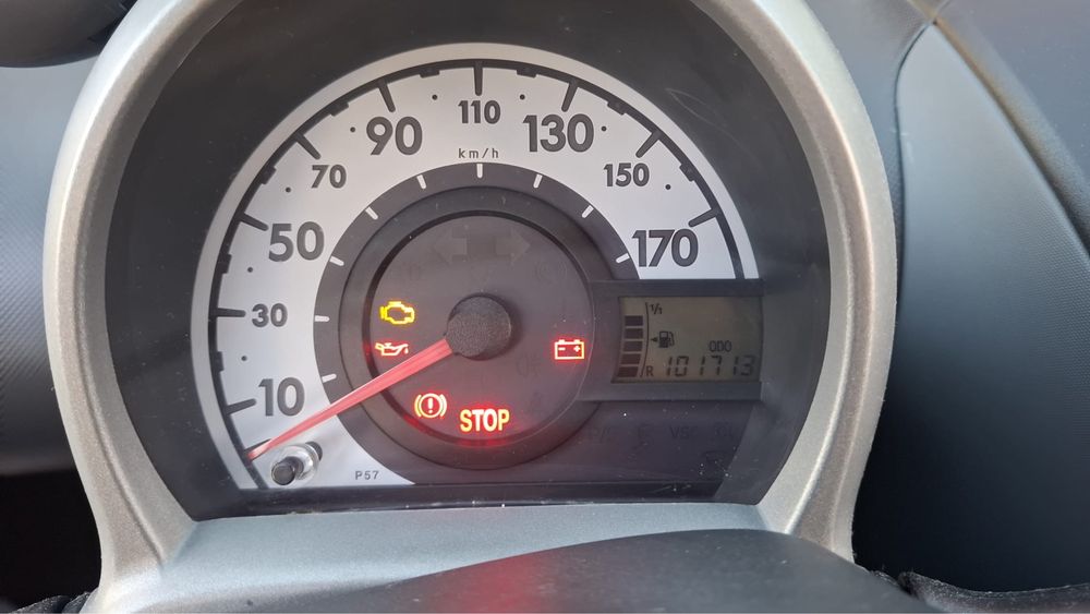 Peugeot 107 Black & Silver Edition — photo 5