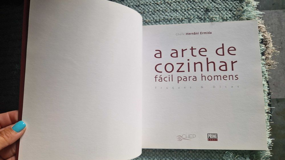Livro "A Arte de Cozinhar, fácil para Homens), do chefe Hernâni Ermida