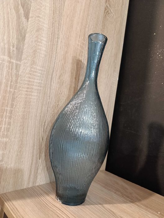 Prążkowany wazon niebieski ze szkła recyklingowego 40 cm