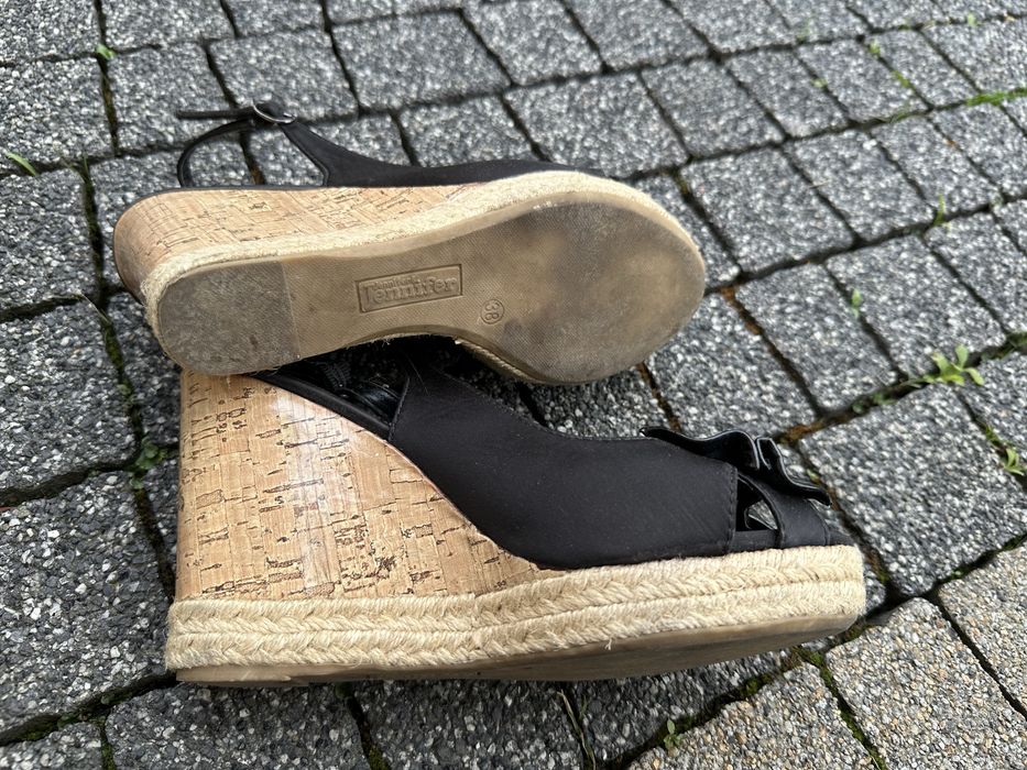 Buty na koturnie