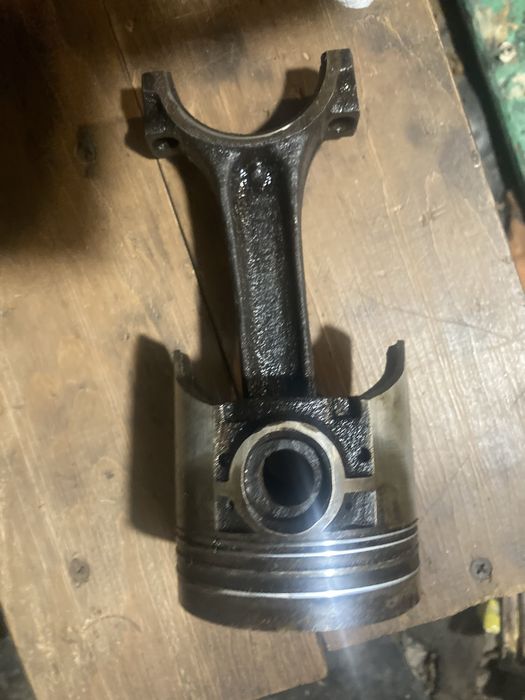 Поршня  ваз 2101