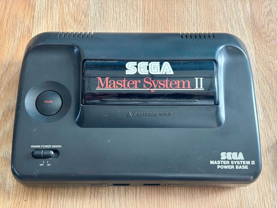Sega Master System II + 2 Comandos + Transformador (Alex Kidd Integrado)