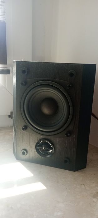 Kino domowe 5.0 DENON AVR-1513 BLUETOOTH kolumny WHARFEDALE VARDUS VR-300