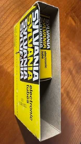 Підібрана пара Sylvania 12AX7A / ECC83 (NOS, USA, ~1970-ті роки)