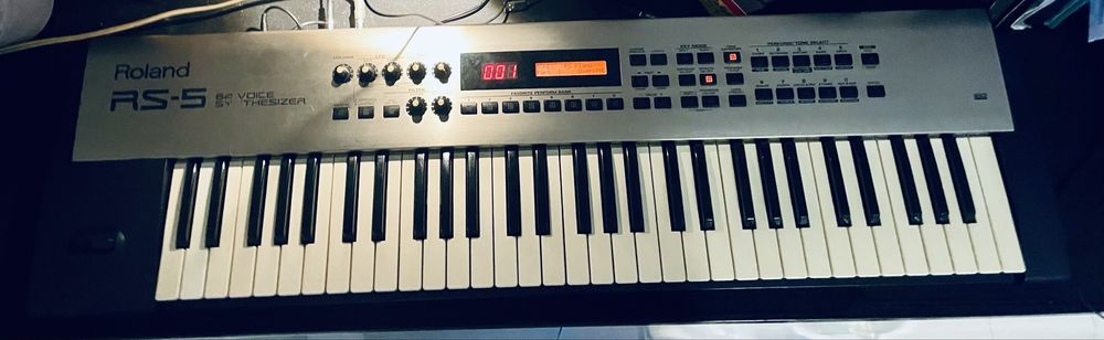 Roland RS - 5 - sintetizador