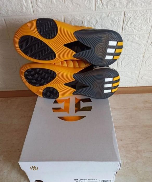 Кросівки Баскетбольні Adidas Boost Harden Volume 7 44р