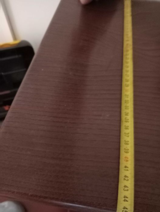 Mesa em Castanho maciço