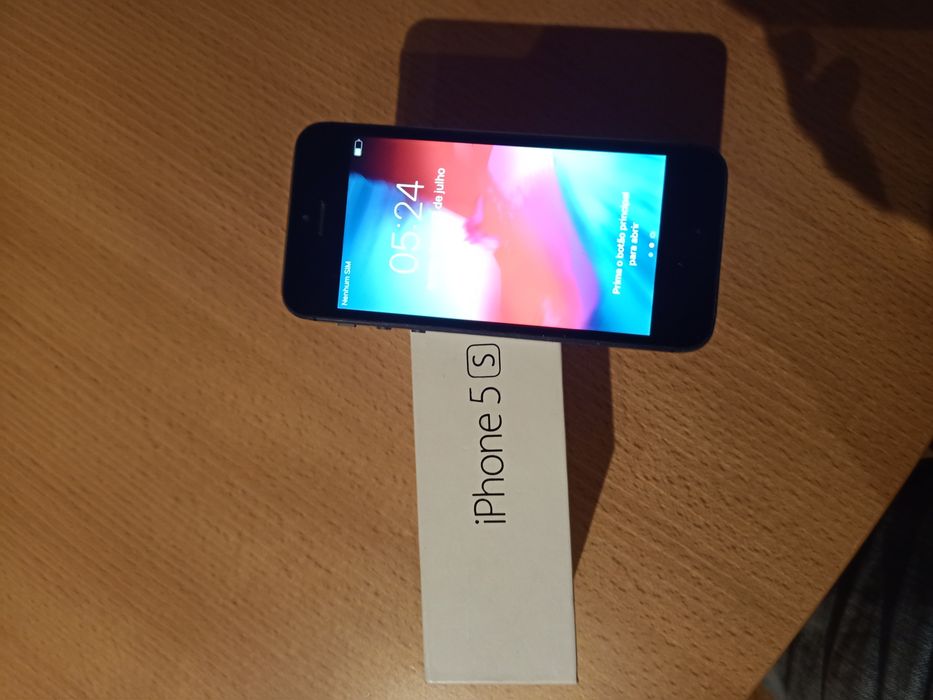 iPhone 5s de 16g impecável