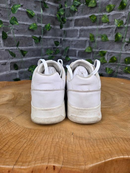 Bugatti białe sneakersy 42 skórzane casual adidasy