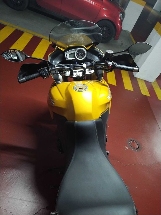 Triumph Tiger 1050 - Troco por Scooter ou mota menor