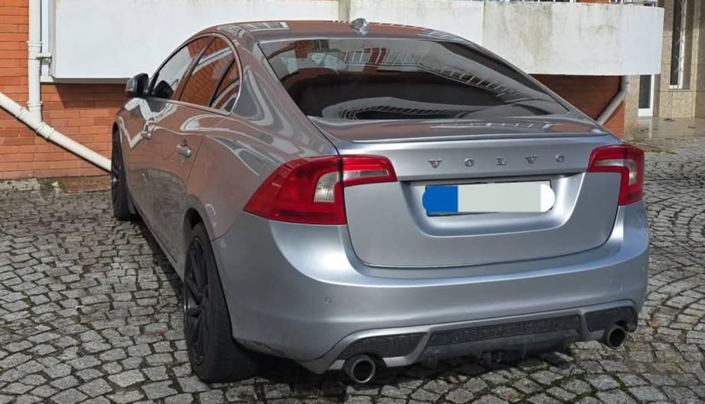 Volvo S60 R-Design