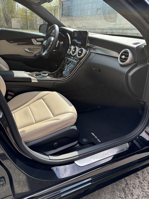 Mercedes-Benz C-Class 2018 VIN 55SWF8DB2KU287542 фото оголошення 17 з 23