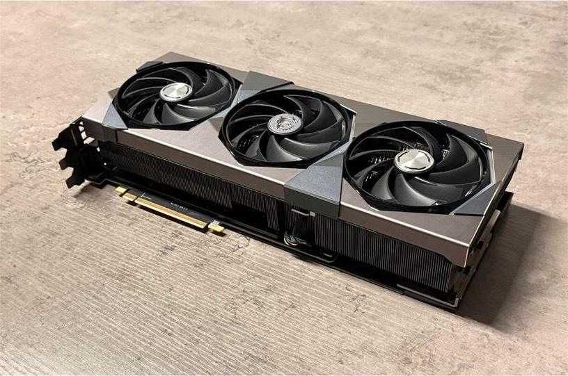 Placa gráfica MSI Suprim X GeForce RTX 4070 Ti
