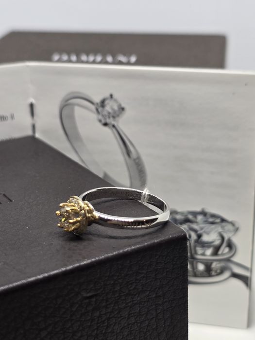 Каблучка Damiani з діамантами