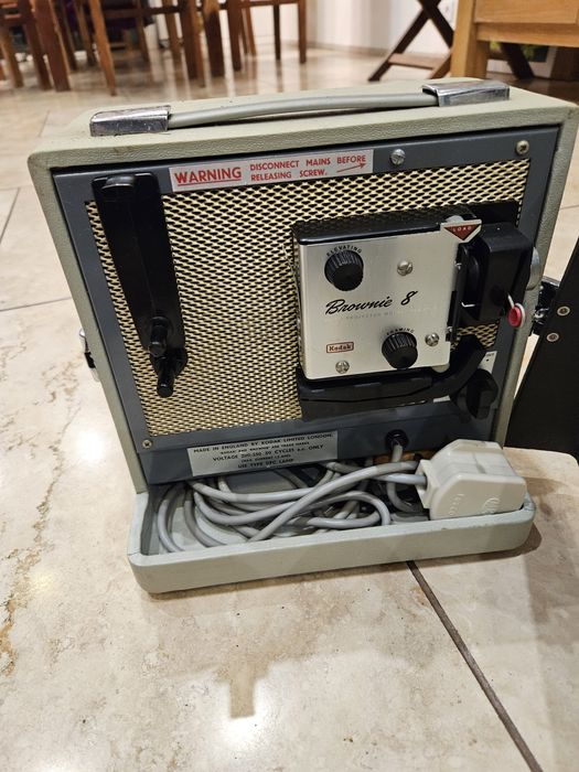 kodak brownie 8 projektor kolekcjonerski zestaw 8mm 1964r