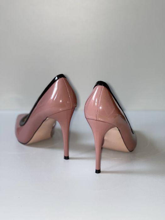 Szpilki w pięknym kolorze