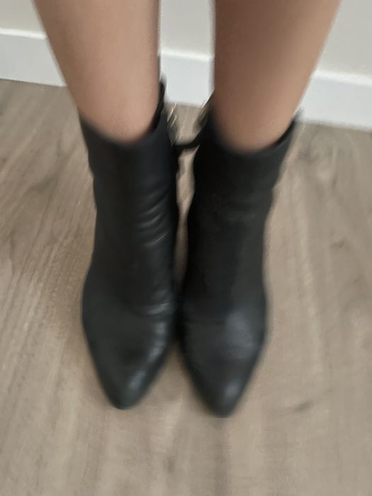 Buty na jesień DKNY