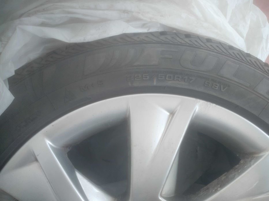Pneus Audi A5 225 50R17 98V com muito piso