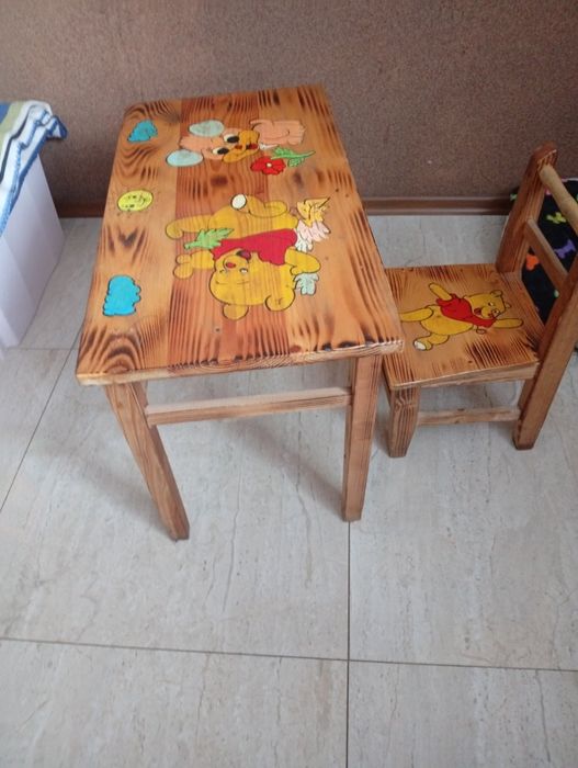 Stolik z krzesełkiem dla dziecka