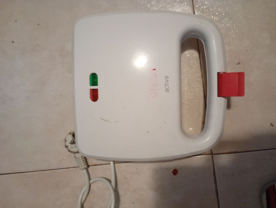 Sanduícheira 750w