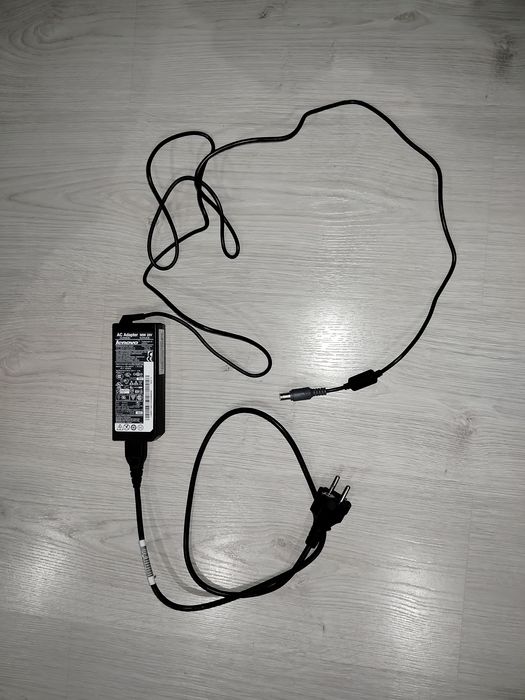 Zasilacz Lenovo 90W 20V  stan bardzo dobry