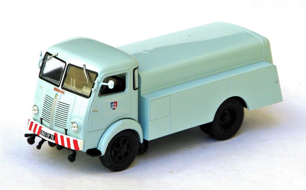 Camião Berliet GLB 4x4 Cisterna 1/43 Ixo novo em blister