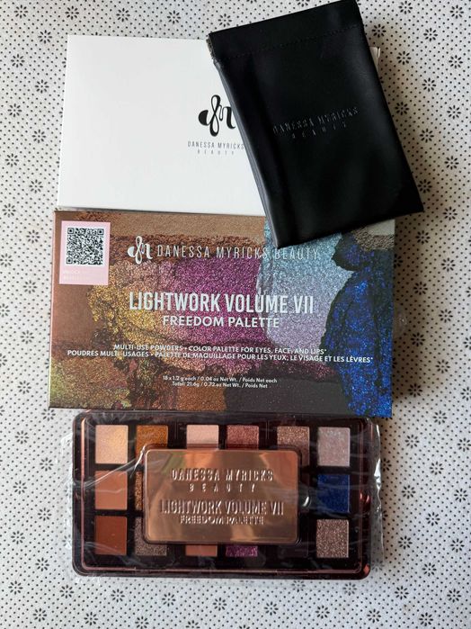 Danessa Myricks Beauty - Lightwork VII Freedom Palette