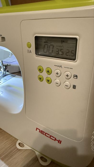 Necchi NC 102D компьютерна швейна машина