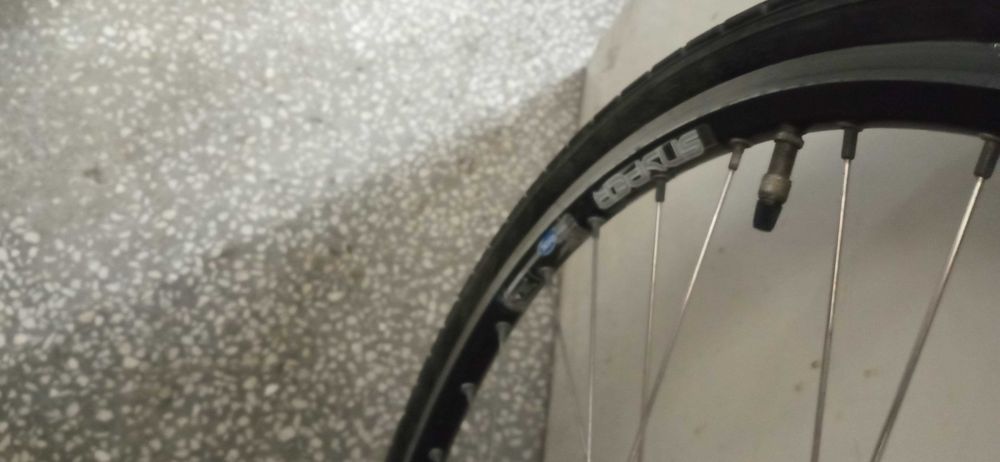 Koło do roweru elektrycznego z silnikiem