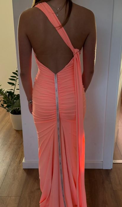 Vestido de cerimónia salmão