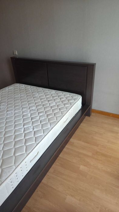 Cama de casal com colchão 150x 195