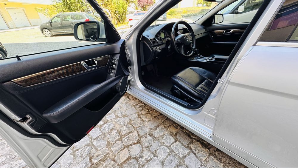 Mercedes-Benz C 220 — fotografia 7