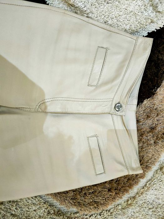 Calças em pele de marca