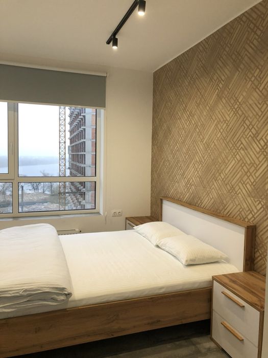 4х с видом на Днепр возле метро Славутич