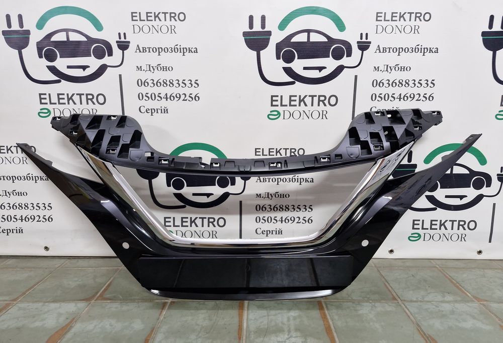 Решітка бампера хром молдинг пташка чайка  бампера Nissan Leaf ze1 18-