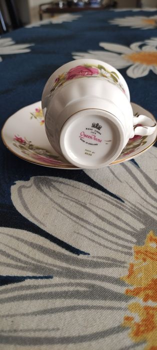 Conjunto de 1 chávena de chá e pires Queen Anne Bone China